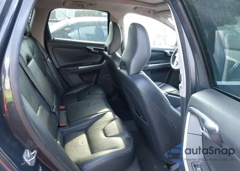 2015 Volvo Xc60 T5 Premier Plus z USA, uszkodzony, nr VIN YV440MDC2F2581332